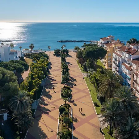 Modern 2 Bedroom Apartment, With Sea Views, In Playas Del Duque - Puerto Banus Marbella