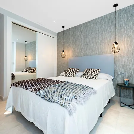 Apartment Modern 2 Bedroom Apartment, With Sea Views, In Playas Del Duque - Puerto Banus *