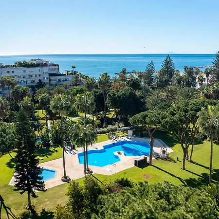 Modern 2 Bedroom Apartment, With Sea Views, In Playas Del Duque - Puerto Banus Apartment *